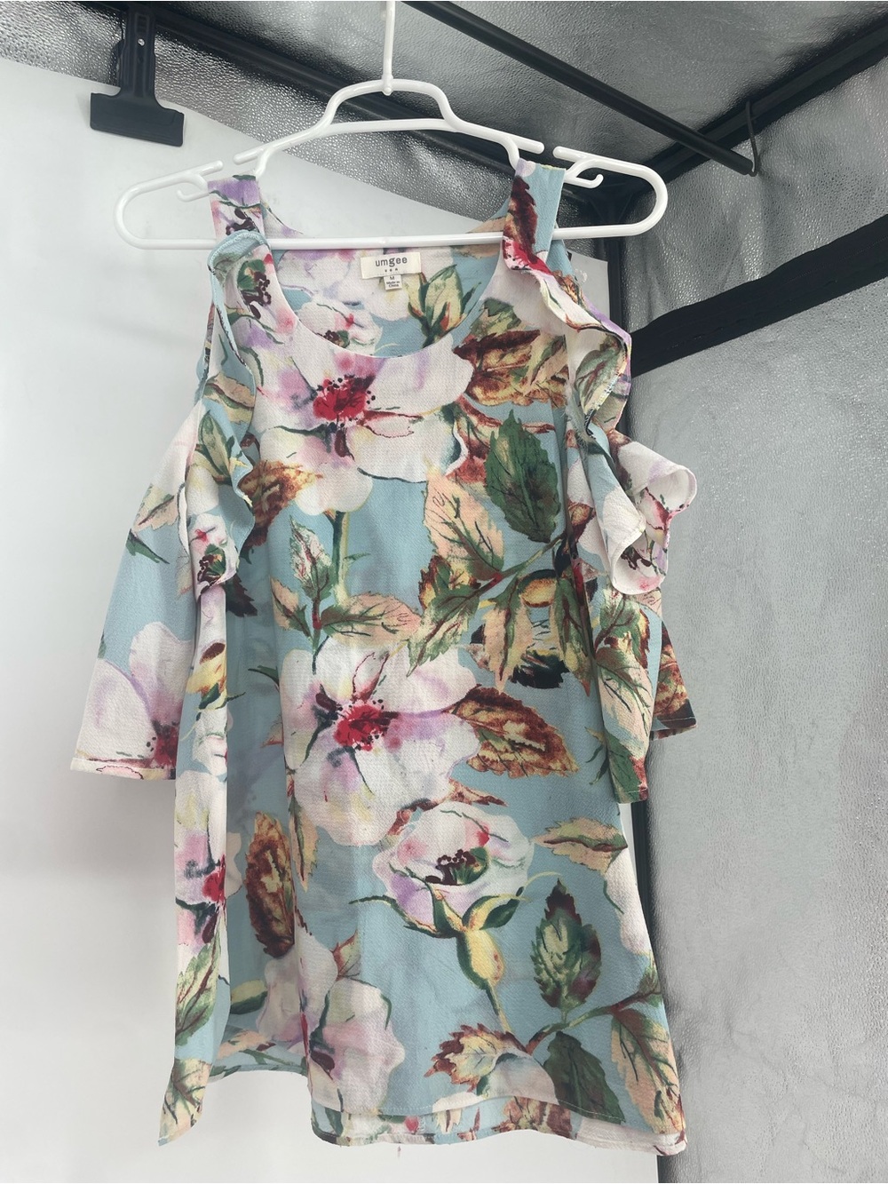 umgee size medium Blue Floral Cold-Shoulder Dress